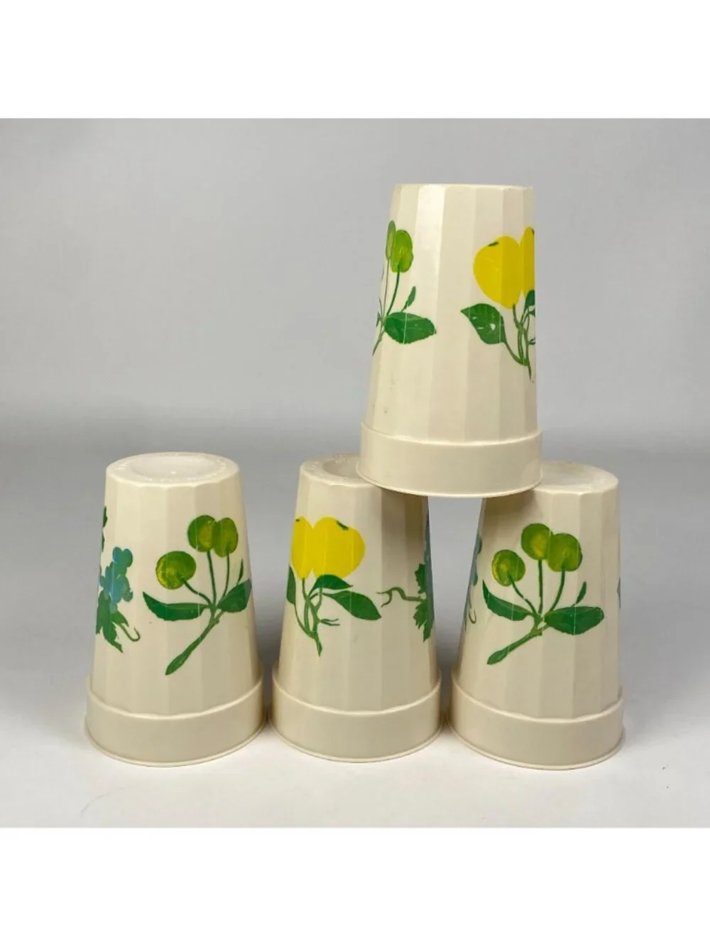 Set of 4 Packer Plastics Drinking Cups Fruit Prints Stackable Made in USA VTG